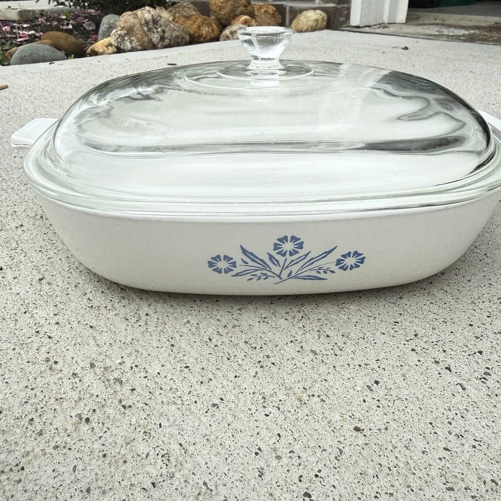 Vintage CorningWare P-10-B Blue Cornflower Casserole Dish Glass Lid 10